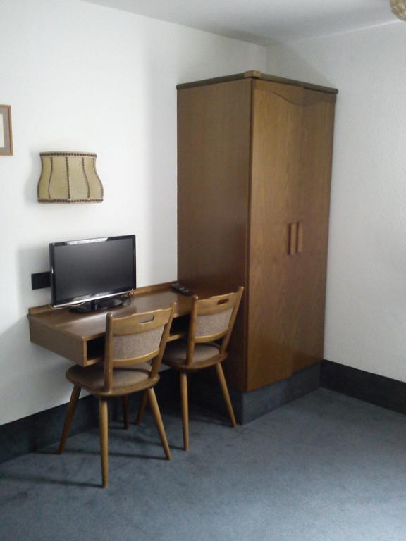 Goldene Rose Aparthotel Ebersbach an der Fils Стая снимка