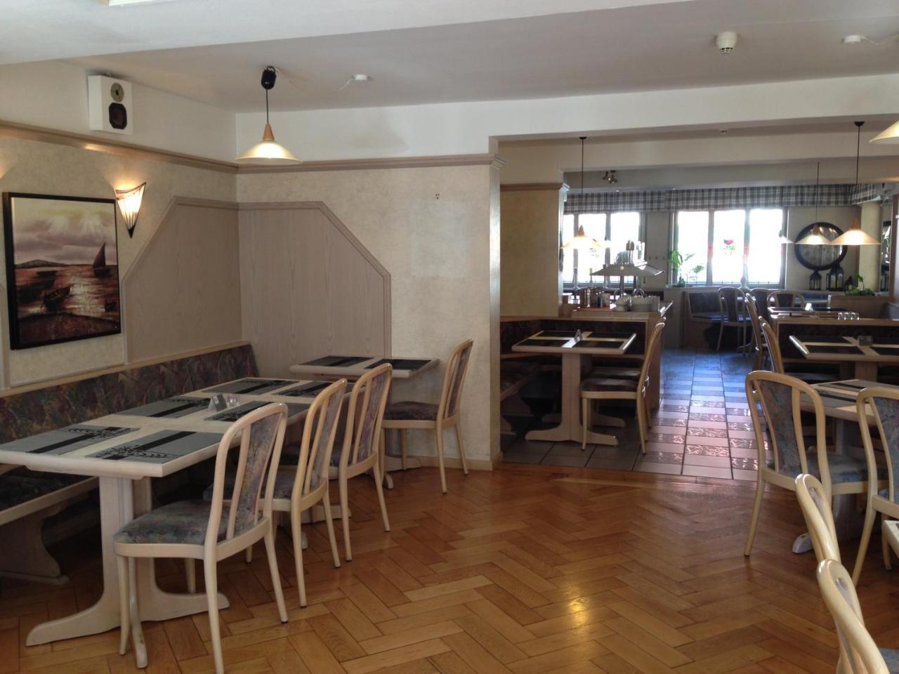 Goldene Rose Aparthotel Ebersbach an der Fils Екстериор снимка